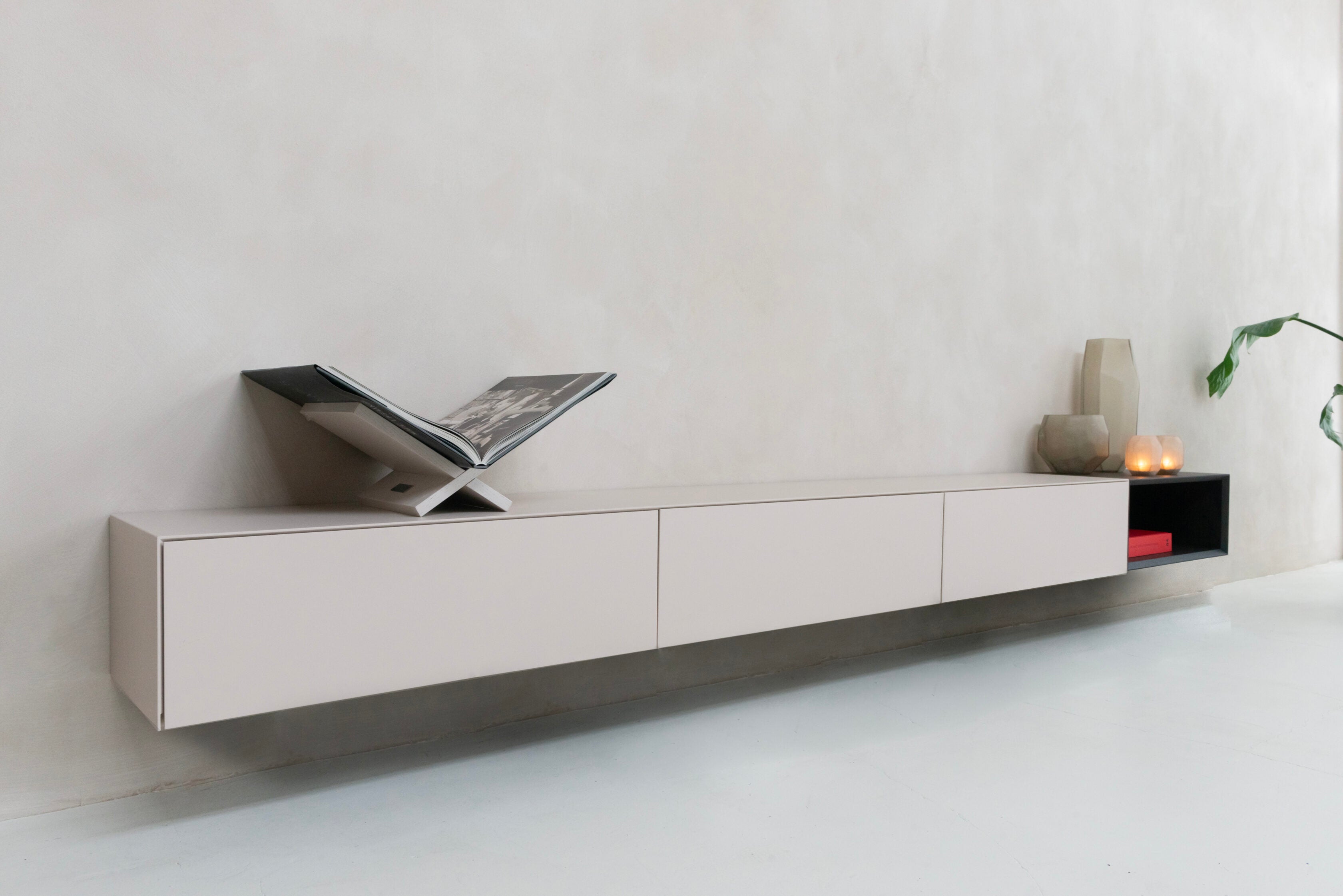 TV-meubel Zyan - Zwevend - Beige - MDF - 3 kleppen - Open vak