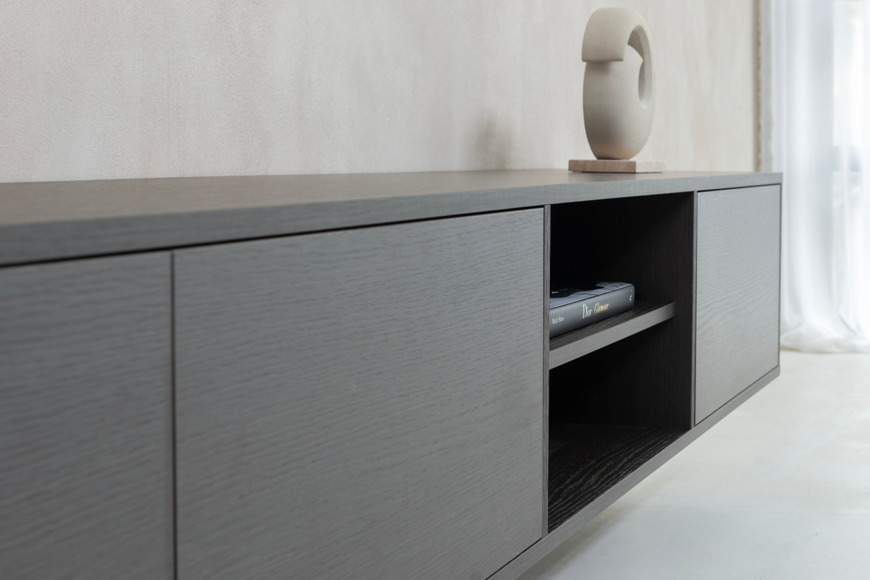 TV-meubel Stephan - Zwevend - Grijs - Melamine - 3 kleppen - Open vak