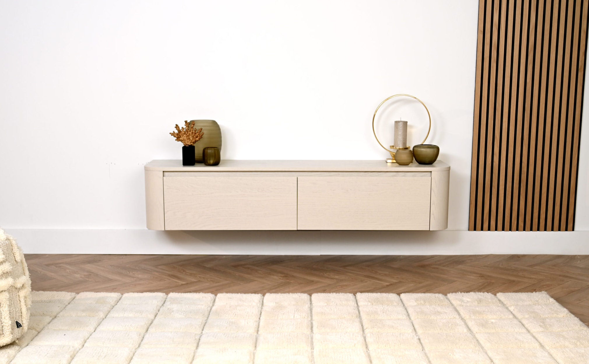 Zwevend tv meubel met 2 kleppen rond design