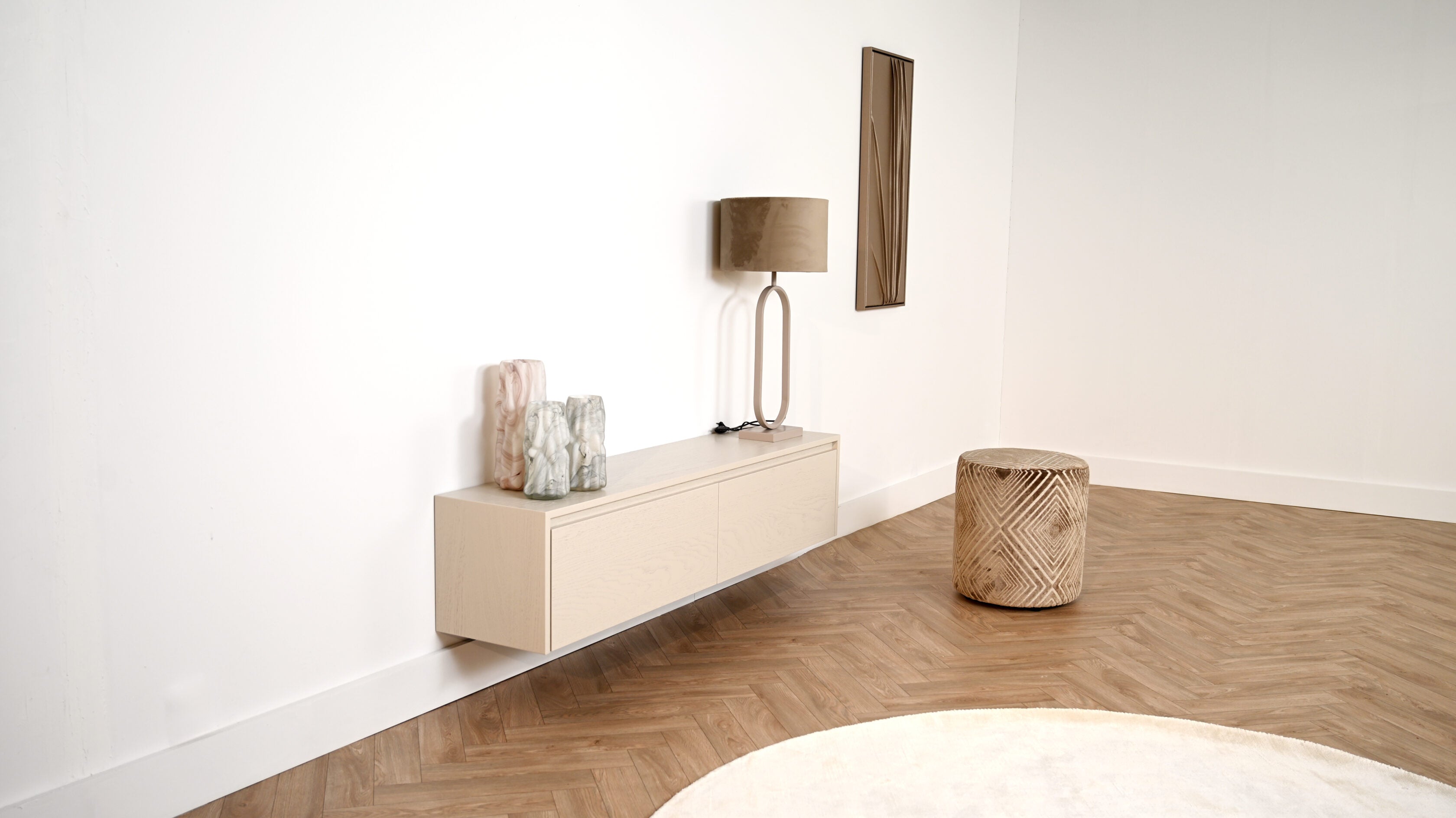 Zwevend tv meubel met 2 kleppen