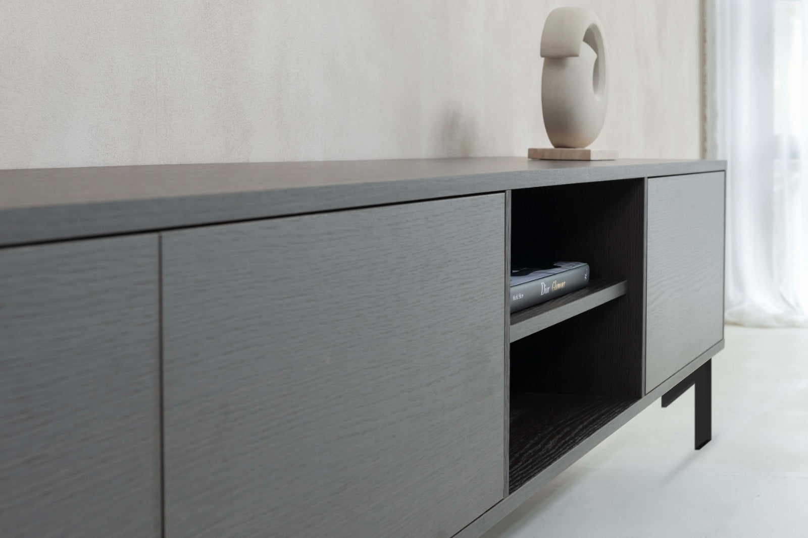 TV-meubel Stephan - Staand - Melamine - 3 kleppen - Open vak