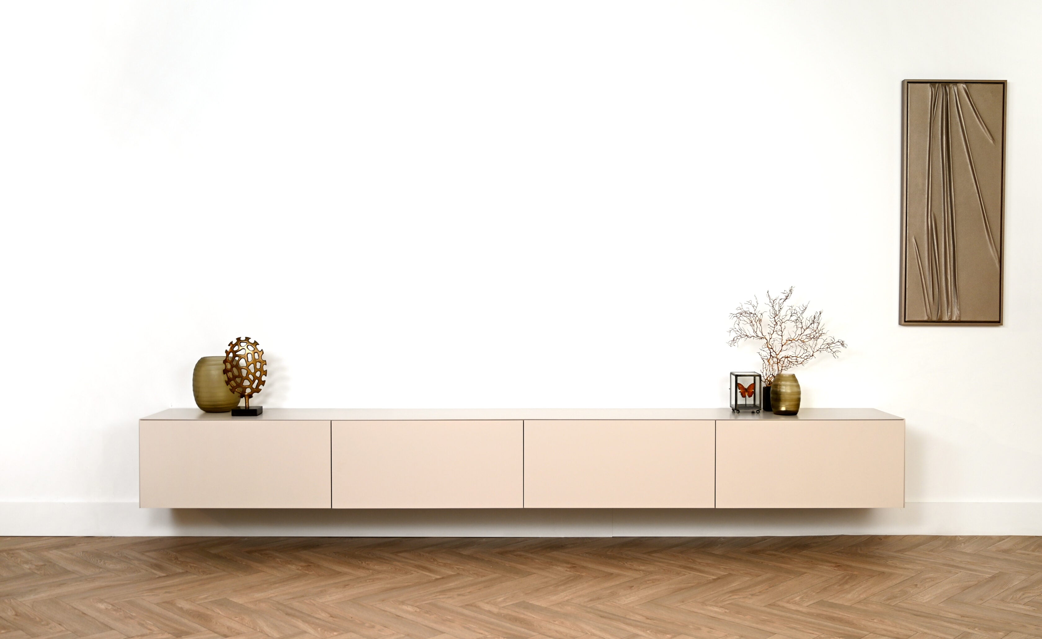 Modern zwevend tv meubel met 4 kleppen