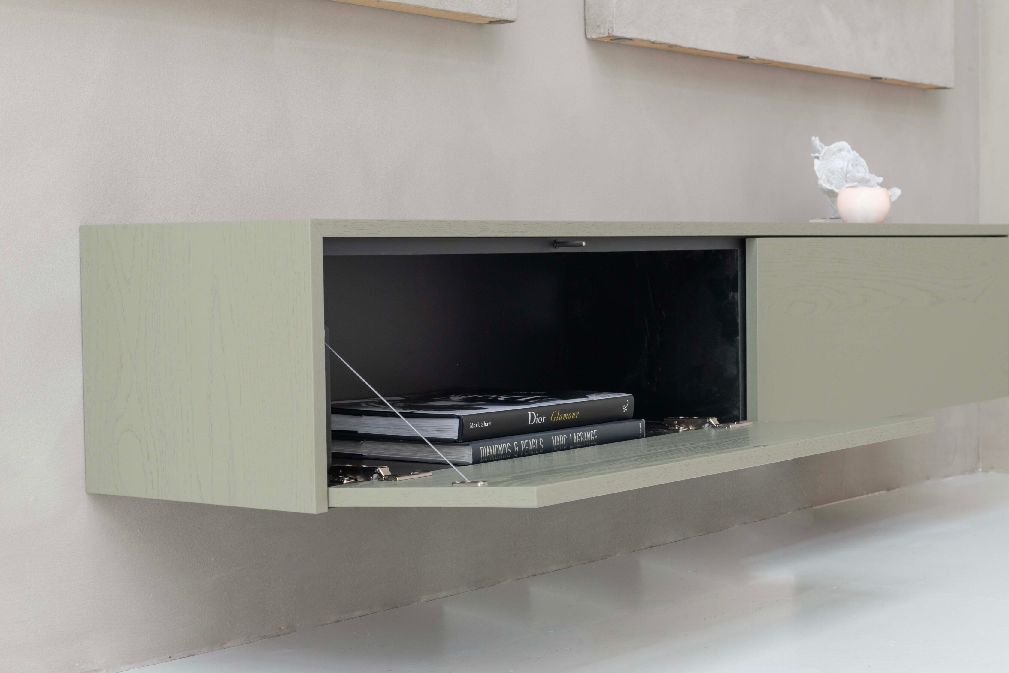 TV-meubel Johnson - Zwevend - Zwart - Eiken - 2 kleppen