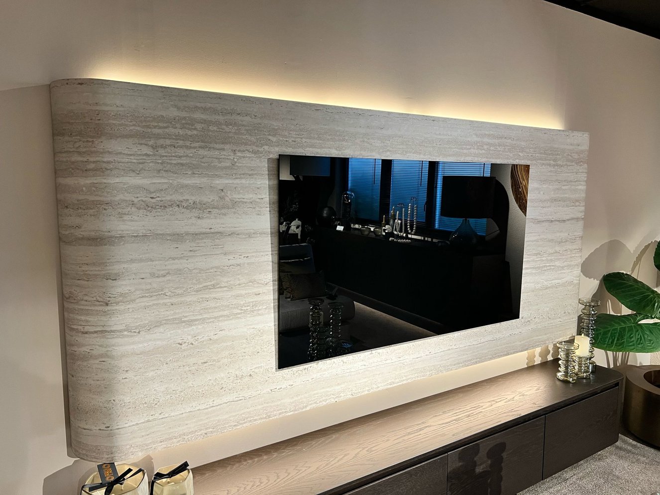 Wandpaneel Travertin Melamine - TV paneel - Afgeronde hoeken
