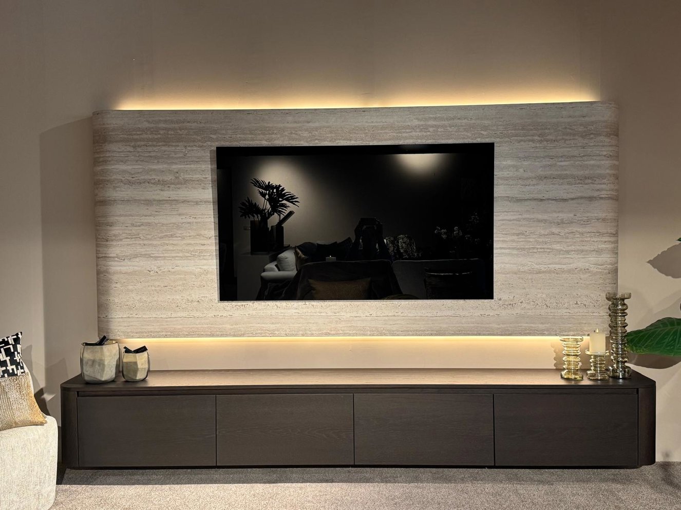 Wandpaneel Travertin Melamine - TV paneel - Afgeronde hoeken