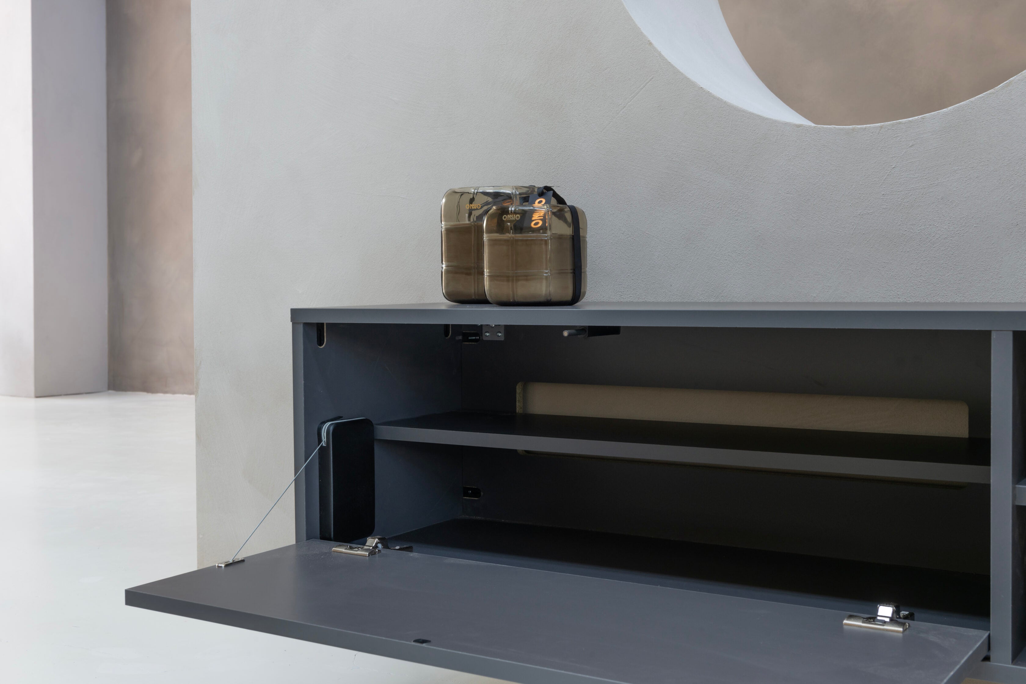 TV-meubel Henry - Zwevend - Grijs - Melamine - 2 kleppen - Open vak