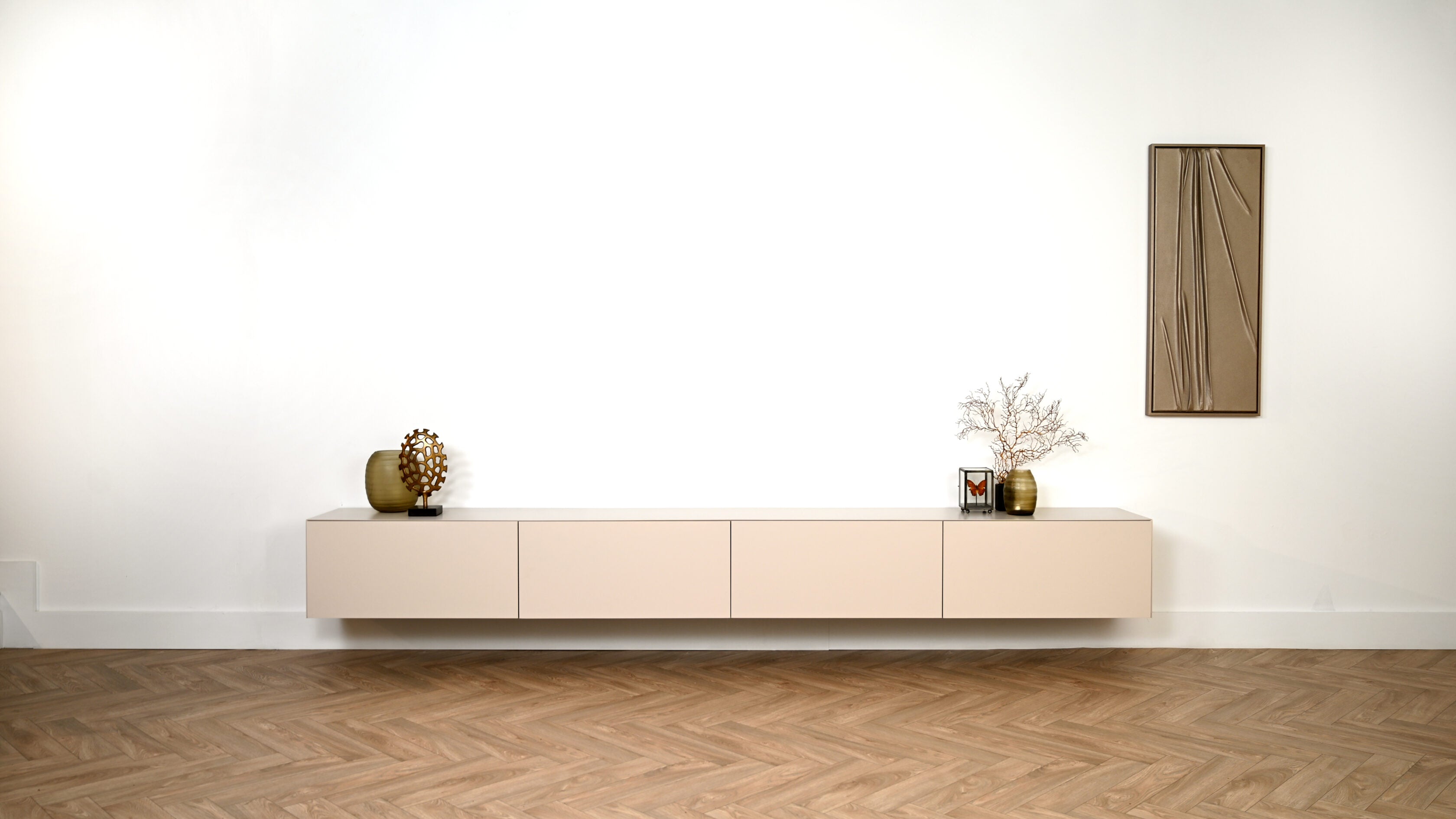 Zwevend tv meubel met 4 kleppen