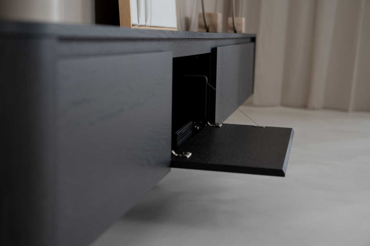 TV-meubel Runa - Zwevend - Zwart - Eiken - 4 kleppen