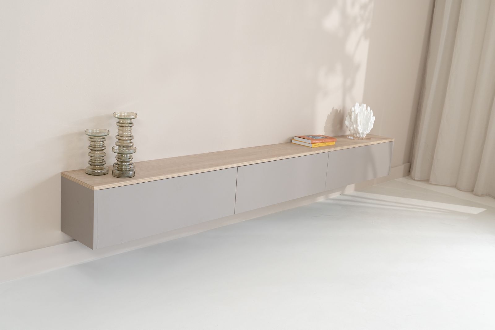 Tv-meubel Gregor - Zwevend - Grijs - Melamine - 3 kleppen