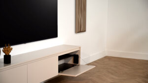 Maeve | Zwevend TV meubel | 3 Kleppen | MDF | 180 – 300 cm