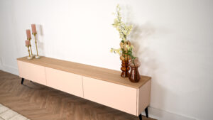 Nika | tv meubel op zwarte retro pootjes | 2 Kleuren | MDF & Eiken | Scandinavisch Design | 3 Kleppen | 180 – 300 cm