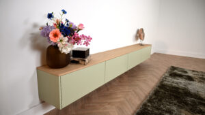 Nika | Zwevend tv-meubel | 2 Kleuren | MDF & Eiken | Scandinavisch Design | 4 Kleppen | 220 – 400cm
