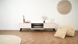 Jessie | tv meubel op zwarte retro pootjes | Strak | MDF | Scandinavisch Design | 3 Kleppen | 180 – 300 cm