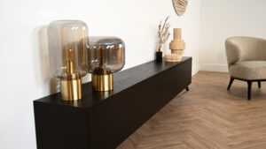 Jessie | tv meubel zwarte retro pootjes | Strak | Eiken | Scandinavisch Design | 3 Kleppen | 180 – 300 cm