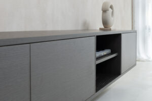 Stephan | Zwevend tv-meubel | Eiken Melamine | Scandinavisch Design | 3 Kleppen | 180 – 240 cm